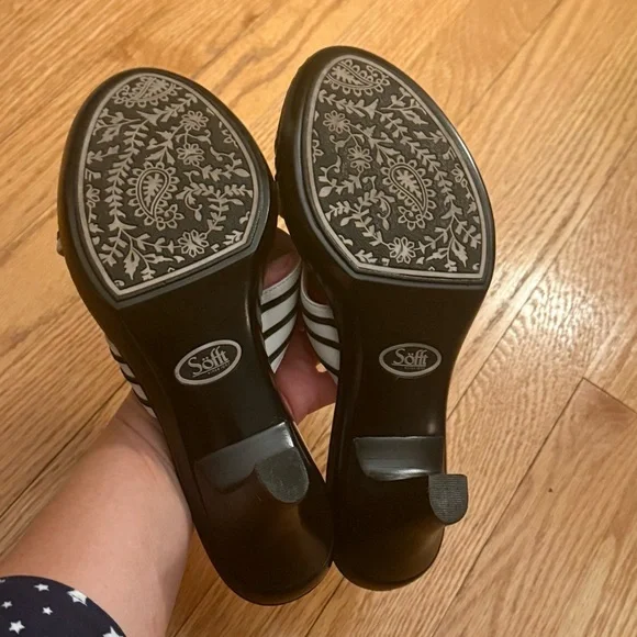 Sofft striped criss cross heels - Picture 7 of 7